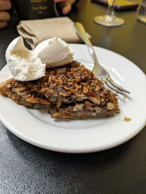 Pecan pie 😍 #Veganuary at Portia's Cafe in Columbus