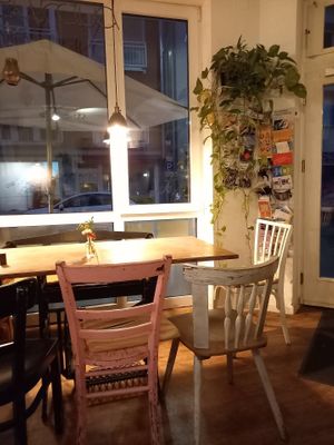 Sitzplätze innen at Nähcafe Edeltraud in Wurzburg