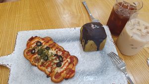  at Rainbow Crust in Busan