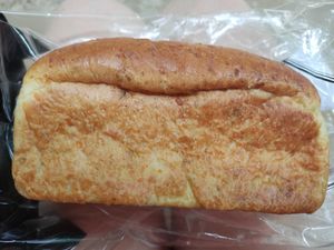 Vegetable cracker loaf at Rainbow Crust in Busan