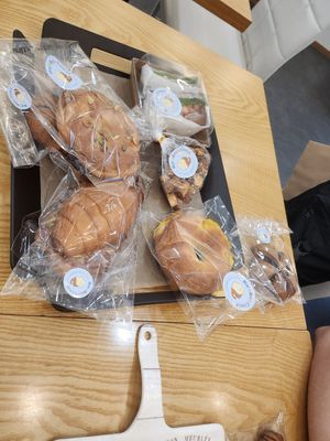  at Rainbow Crust in Busan