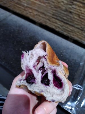 Blueberry bread at Rainbow Crust in Busan