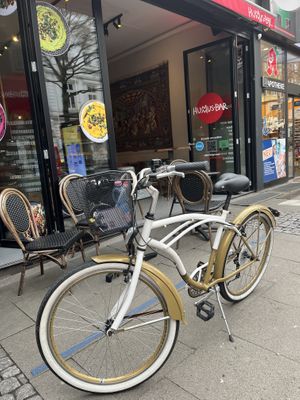   at The Hummus Bar in Hamburg