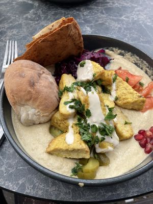 Vegan Shawarma Bowl  at The Hummus Bar in Hamburg