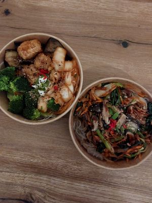Dubu Kimchi Bowl and Japchae at Sunbap in Frankfurt