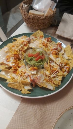 Nachos con boloñesa y queso vegano at La Villa de Dolly & Parton in Algeciras
