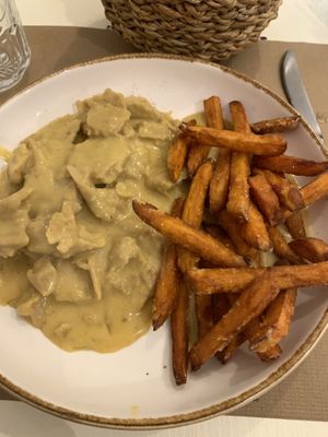 Heura with Vegan cheese   at La Villa de Dolly & Parton in Algeciras