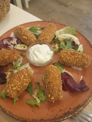 Croquetas at La Villa de Dolly & Parton in Algeciras
