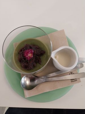 Bio matcha kudzu mochi pudding at F LIFE  in Veldhoven