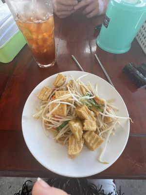 Sehr gutes Essen, Lemon Thai tea ist auch lecker   at Grandma's Kitchen in Koh Phangan