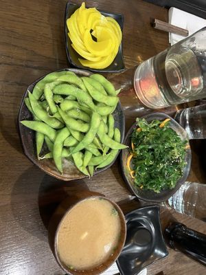 daikon marinato, alghe wakame buonissime, edamame salati, zuppa di miso   at Banyi Japanese Dining in Dublin
