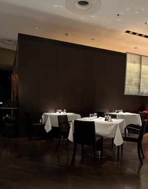 Seating area (2/2).  at Vox Restaurant & Bar in Berlin