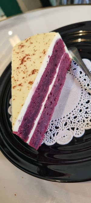 Red velvet cake at Kunthaville in Central Singapore