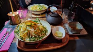Nouilles légumes & thé des magiciens at Pink Food Asia in Sierre
