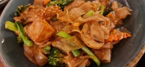 Pad See Ew is delicious at DoDee Paidang in Melbourne