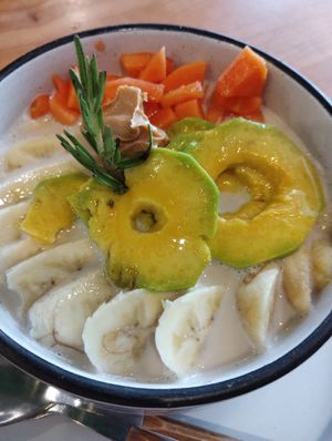 Oatmeal with fruits (and avocado!) at SignatureThai Café & Tea House Restaurant in Krabi
