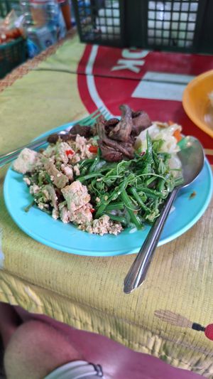 Morning glory, tofu larb, faux meat, cabbage and rice at Raan Mae Anong Vegetarian - ร้านแม่อนงค์อาหารมังสวิรัติ in Bangkok