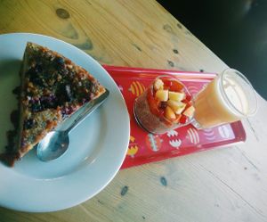 delicious vegan cake and chia pudding at L' Ecomotive in Marseille