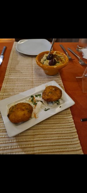 Fried bread stuffed with vegetable & hummus at Sharma in St Julians