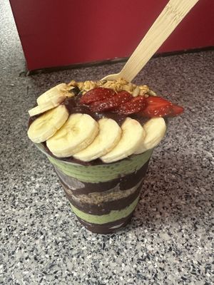 Matcha “the works”   at Oakberry in London