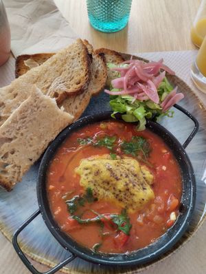  at Cult n' Art Café in Alvor