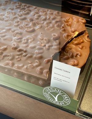  at Läderach in Paris