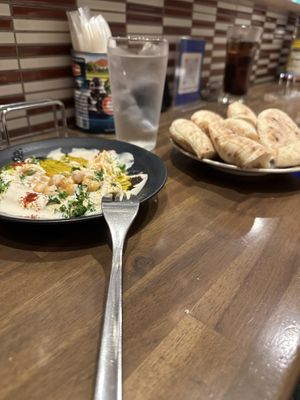 Hummus and pita  at Tel Aviv Kyoto - テルアビブ京都 in Kyoto