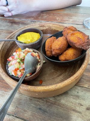 Mini acarajés (entrada)  at Cozinha Buliçosa in Recife