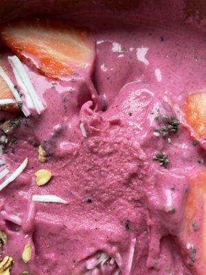 Smoothie Bowl - thick and creamy #Veganuary at iVegan Supershop Old Quarter Hanoi - Healthy Plant Based Cafe in Hanoi