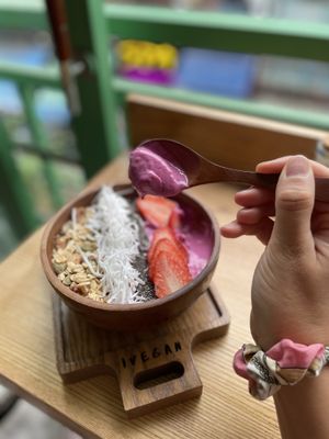 Strawberry bowl #Veganuary at iVegan Supershop Old Quarter Hanoi - Healthy Plant Based Cafe in Hanoi