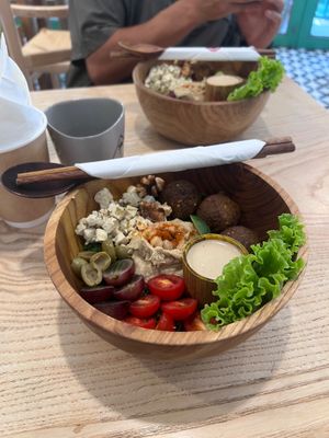 O M G DELICIOUS, healthy, colourful food 😍 Falafel bowl was full of flavours!! Much worth it for the price and quality of food! Btw service was extremely quick, and they have fr at iVegan Supershop Old Quarter Hanoi - Healthy Plant Based Cafe in Hanoi