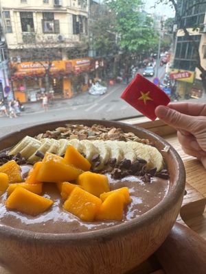 Hanoi inin sağlıklı tatlı kaçamak mekanı 🧡 at iVegan Supershop Old Quarter Hanoi - Healthy Plant Based Cafe in Hanoi