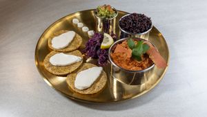 Veg fiesta with colombian chili and arepa at Dastra in Turin