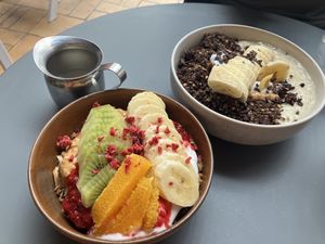 Granola bowl and banana & cacao porridge  at The Oatery in Wellington