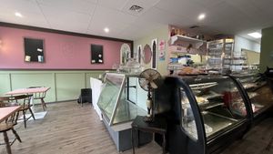 Seating area  at Shannon's Flour Shop in 100 Mile House