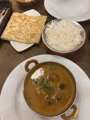 Pain rotti + vegetarian kofta curry  at Banana Leaf in Riga
