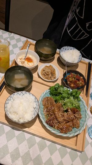 Vegan meat set (bottom) and Banzai set (top) at Silver Backs Cafe in Kyoto