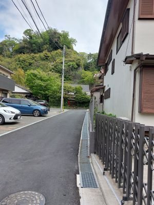 Go down that alley at Isso in Kamakura