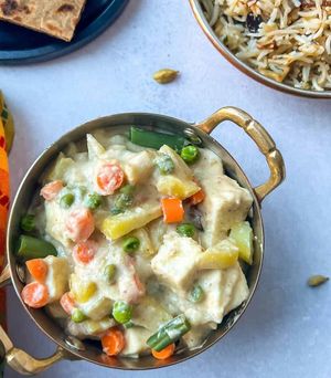 Mix Veg Korma
杏鮑菇咖哩
Mix vegetable cooked in cashew nut sauce and spices at Mahi & Mandi's Curry Corner - 雙蔓印度餐廳 in Hualien