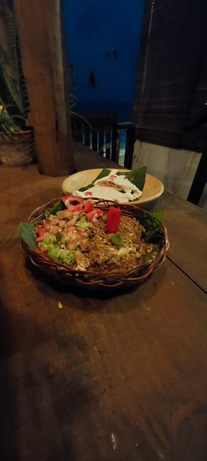 Kibe com saladinha at Passiflora in Morro De Sao Paulo