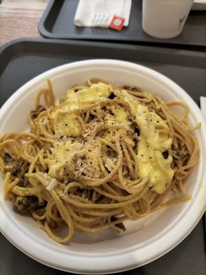 Vegan carbonara at E'den in Turin