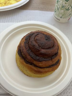 Cinnamon Roll  at E'den in Turin