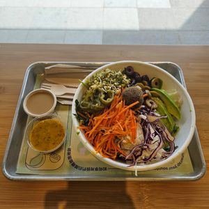 Salad bowl at TREEHOUSE - Airside in Kowloon