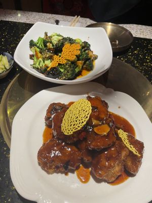 Vegan orange chicken and broccoli with garlic sauce   at Wu Yang in Lake Grove
