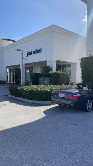 Exteriorr  at Just Salad in Palm Beach Gardens