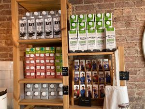 Lots of plant milk (for which they apply a surchage) at Madame Bonté in New York City