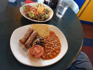 Vegan Scottish breakfast and a salad at Cafe Arriba in Isle Of Skye