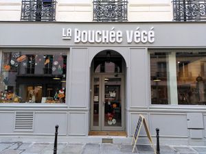 Façade at La Bouchée Végé in Paris