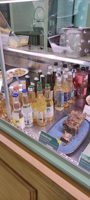 Drinks at La Bouchée Végé in Paris