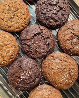 Whole grain cookies at Feel Good Foods in Tokyo